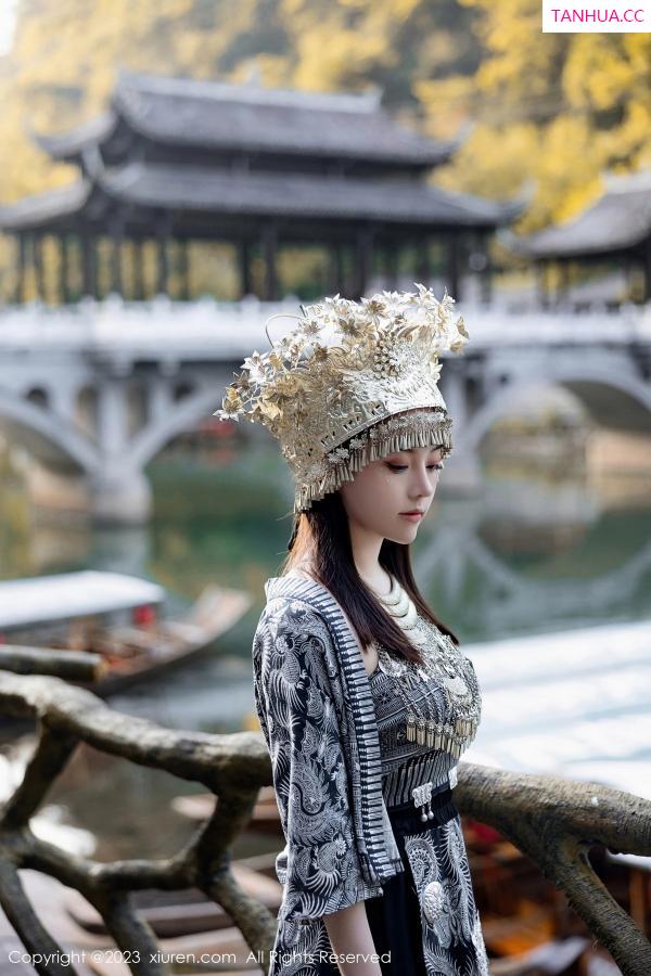 豆瓣酱  [XiuRen]高清写真图 2023.09.27 No.7448 豆瓣酱 苗族服饰第5张图片